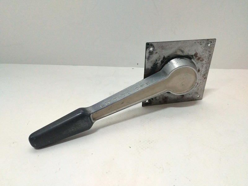 tirador maneta metal industrial 1u